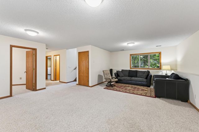 9509 Dogwood Avenue N, Brooklyn Park, MN 55443