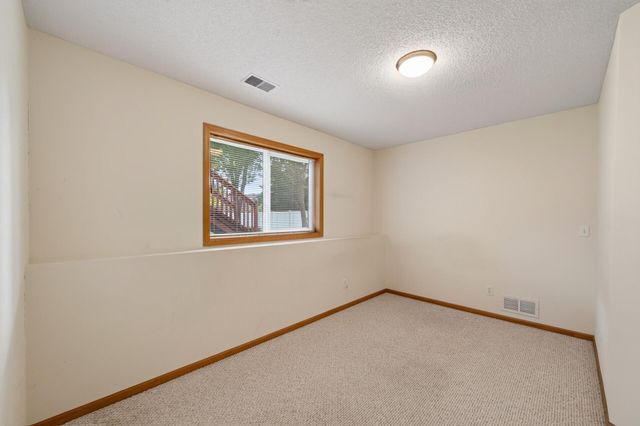 9509 Dogwood Avenue N, Brooklyn Park, MN 55443