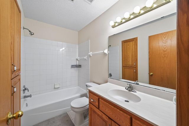 9509 Dogwood Avenue N, Brooklyn Park, MN 55443