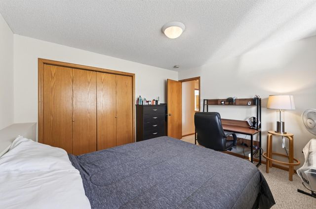9509 Dogwood Avenue N, Brooklyn Park, MN 55443