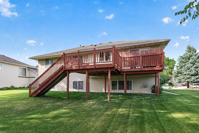 9509 Dogwood Avenue N, Brooklyn Park, MN 55443