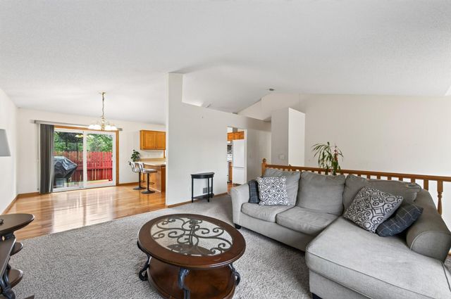 9509 Dogwood Avenue N, Brooklyn Park, MN 55443