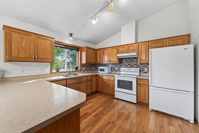 9509 Dogwood Avenue N, Brooklyn Park, MN 55443
