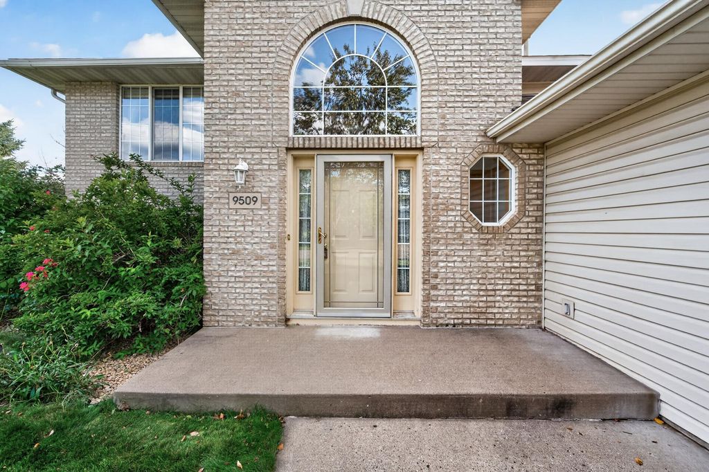9509 Dogwood Avenue N, Brooklyn Park, MN 55443 — photo 3