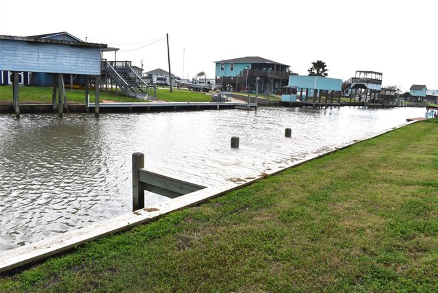 1769 County Road 201, Sargent, TX 77414