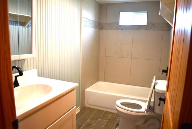 1769 County Road 201, Sargent, TX 77414