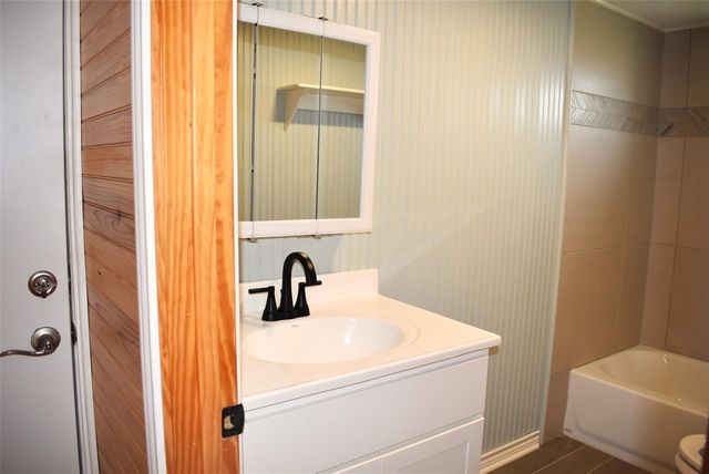 1769 County Road 201, Sargent, TX 77414