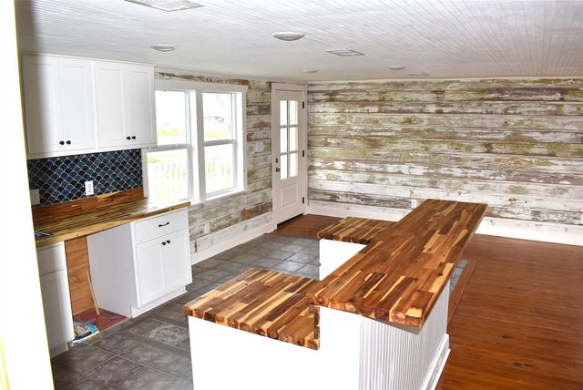 1769 County Road 201, Sargent, TX 77414