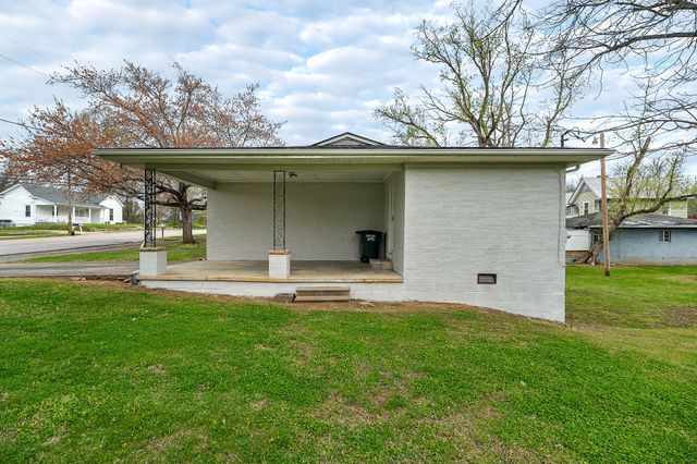 106 N Main St, Sparta, TN 38583