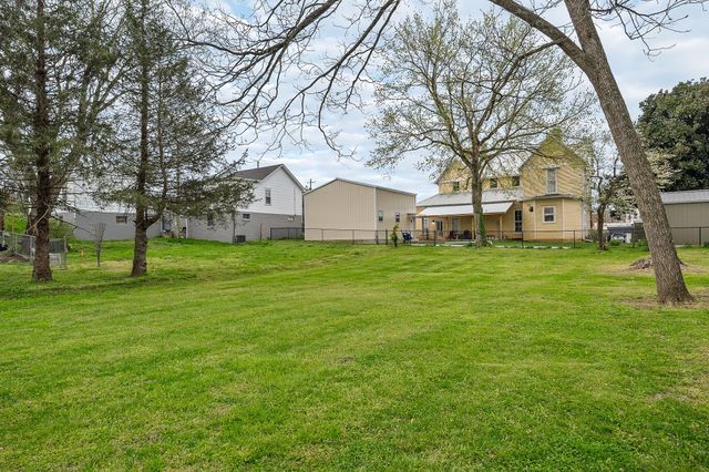106 N Main St, Sparta, TN 38583