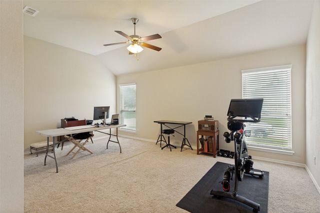 27 Oakridge Lane, Edgecliff Village, TX 76134