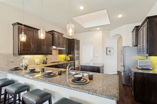 27 Oakridge Lane, Edgecliff Village, TX 76134