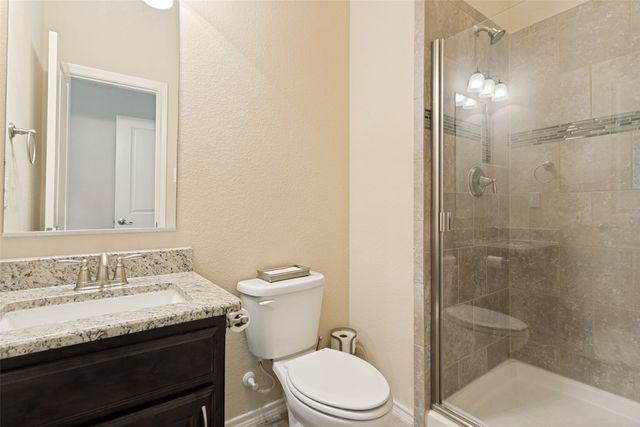 27 Oakridge Lane, Edgecliff Village, TX 76134
