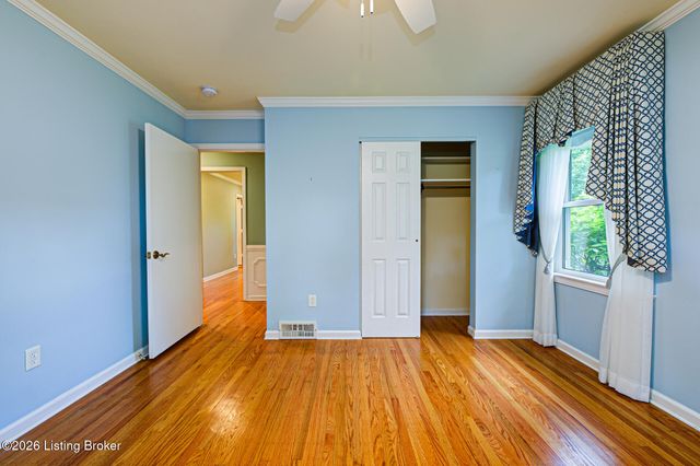 3520 Foxglove Ln, Louisville, KY 40241