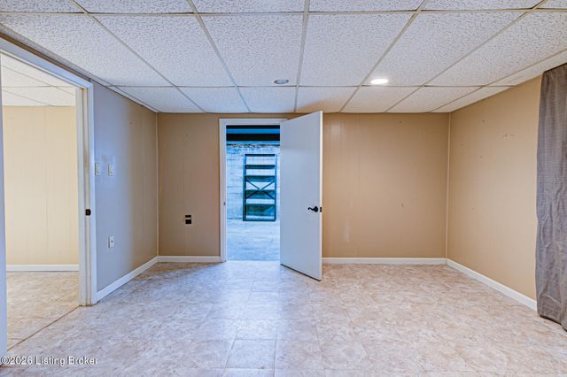 3520 Foxglove Ln, Louisville, KY 40241