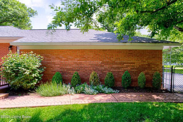 3520 Foxglove Ln, Louisville, KY 40241