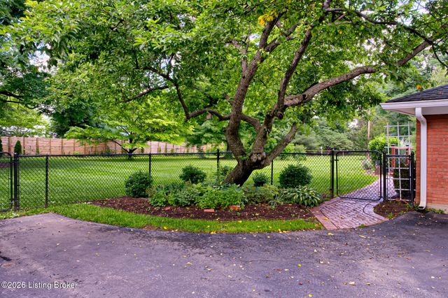 3520 Foxglove Ln, Louisville, KY 40241