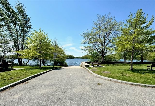 12 Pond 20, Arlington, MA 02474