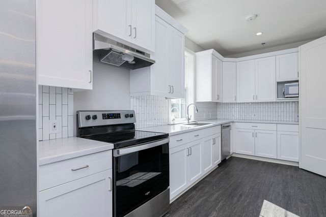 300 Oliver Drive, Locust Grove, GA 30248