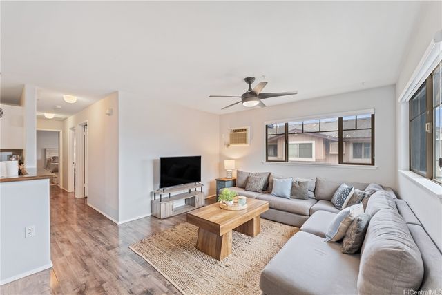 91-1015 Kamaaha Avenue 208, Kapolei, HI 96707