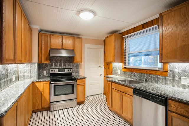 909 Clarke St, Old Hickory, TN 37138