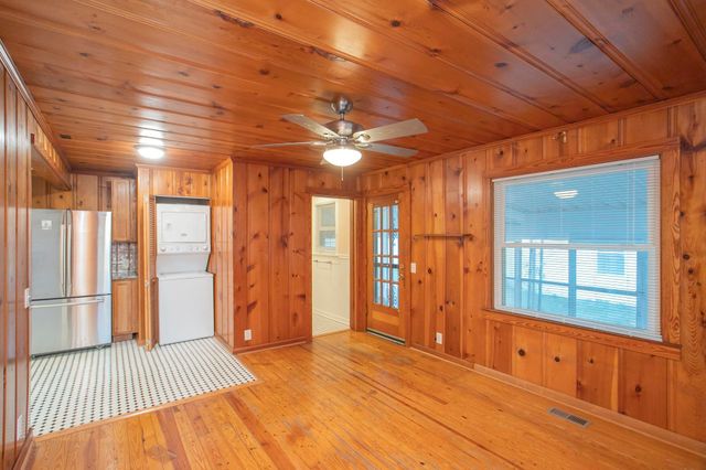 909 Clarke St, Old Hickory, TN 37138