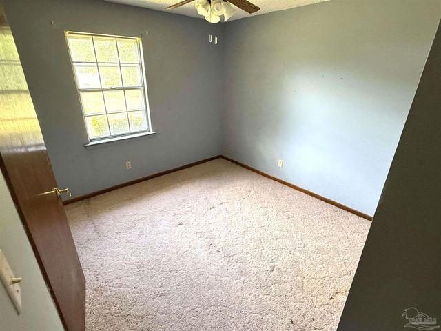 3381 W Hwy 4, Century, FL 32535