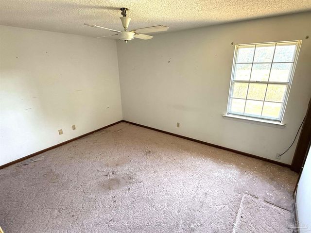 3381 W Hwy 4, Century, FL 32535
