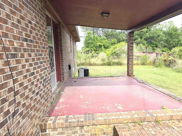 3381 W Hwy 4, Century, FL 32535