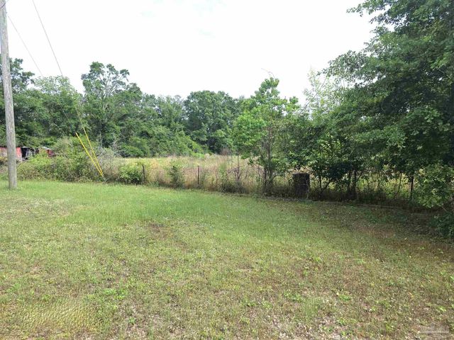 3381 W Hwy 4, Century, FL 32535