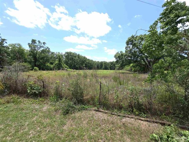 3381 W Hwy 4, Century, FL 32535