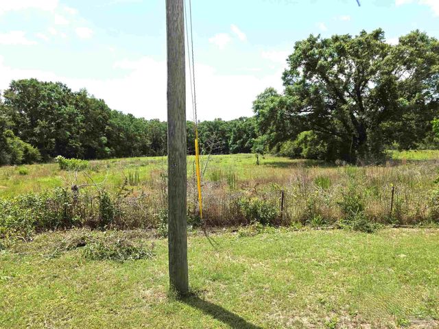 3381 W Hwy 4, Century, FL 32535