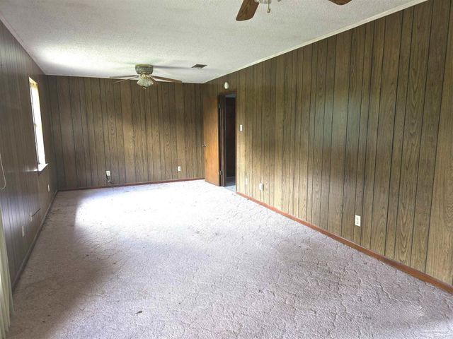 3381 W Hwy 4, Century, FL 32535