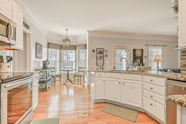 616 Kings Ridge Drive, Blountville, TN 37617