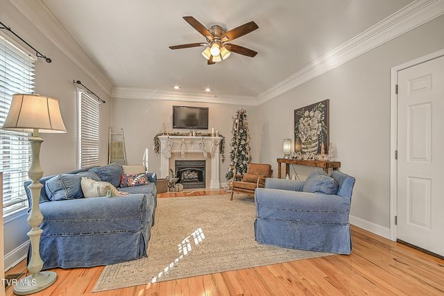 616 Kings Ridge Drive, Blountville, TN 37617