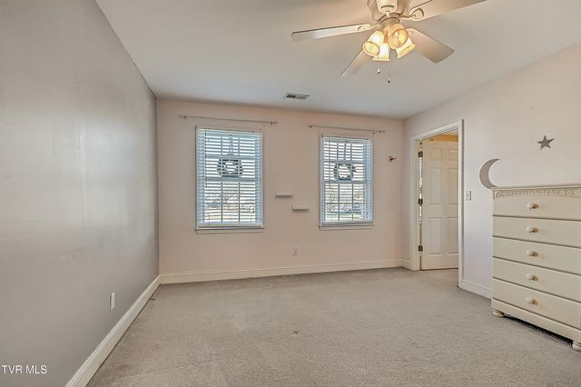 616 Kings Ridge Drive, Blountville, TN 37617