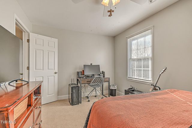 616 Kings Ridge Drive, Blountville, TN 37617