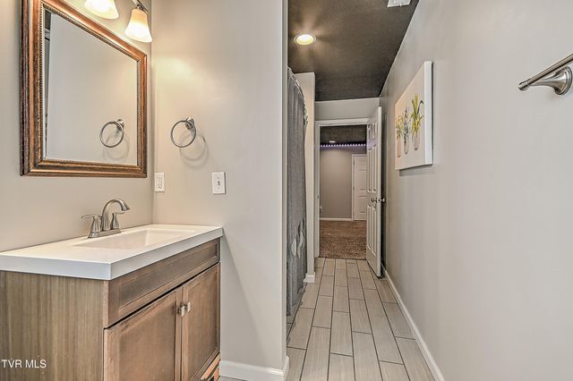 616 Kings Ridge Drive, Blountville, TN 37617