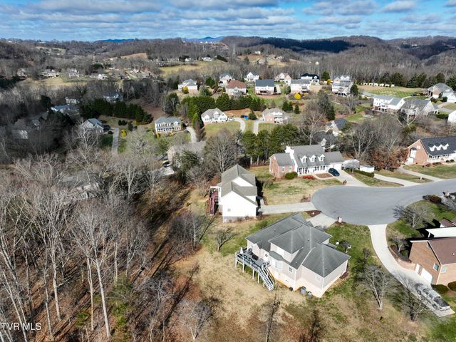 616 Kings Ridge Drive, Blountville, TN 37617