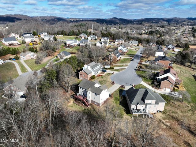616 Kings Ridge Drive, Blountville, TN 37617