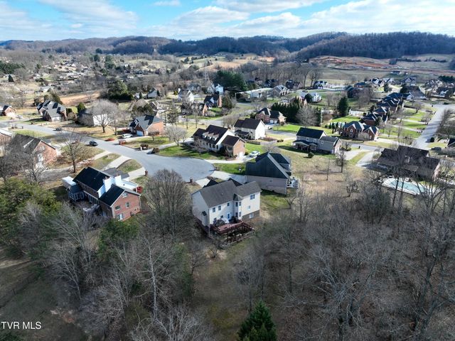 616 Kings Ridge Drive, Blountville, TN 37617