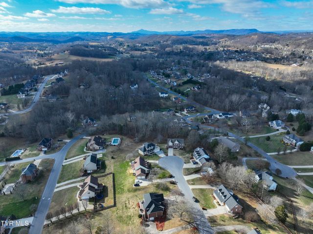 616 Kings Ridge Drive, Blountville, TN 37617