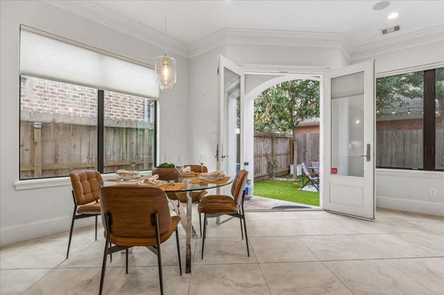 4022 Coleridge Street, West University Place, TX 77005