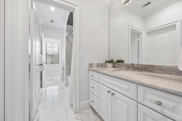 4022 Coleridge Street, West University Place, TX 77005