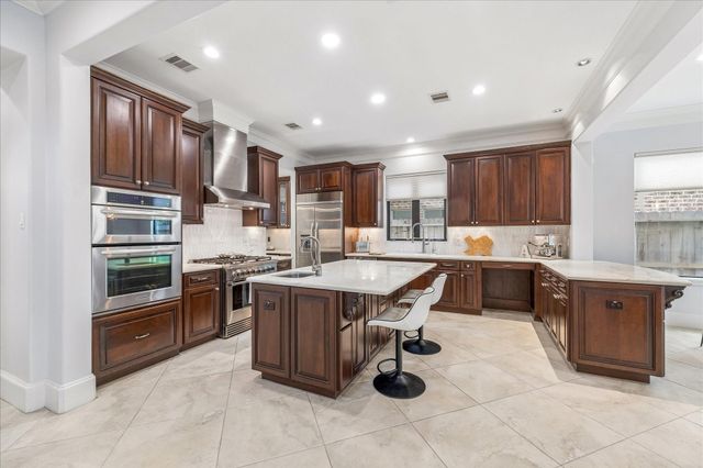 4022 Coleridge Street, West University Place, TX 77005