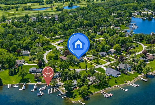 N23W28221 Beach Park CIRCLE, Pewaukee, WI 53072