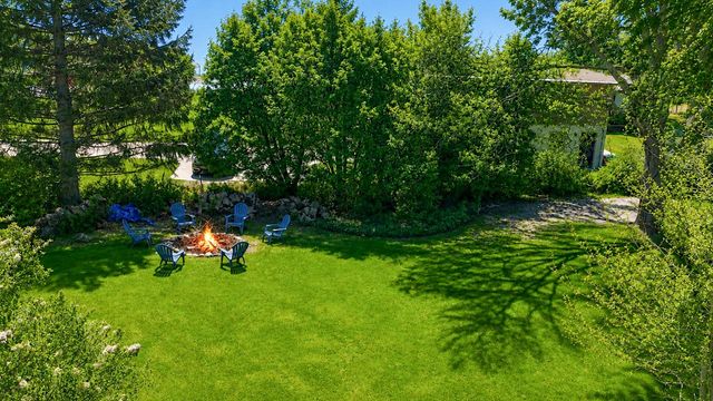 N23W28221 Beach Park CIRCLE, Pewaukee, WI 53072