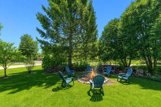 N23W28221 Beach Park CIRCLE, Pewaukee, WI 53072