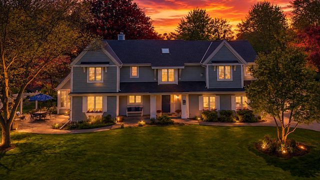 N23W28221 Beach Park CIRCLE, Pewaukee, WI 53072