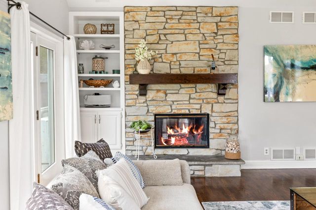 N23W28221 Beach Park CIRCLE, Pewaukee, WI 53072